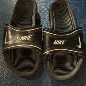 Men’s Nike sandles- size 11